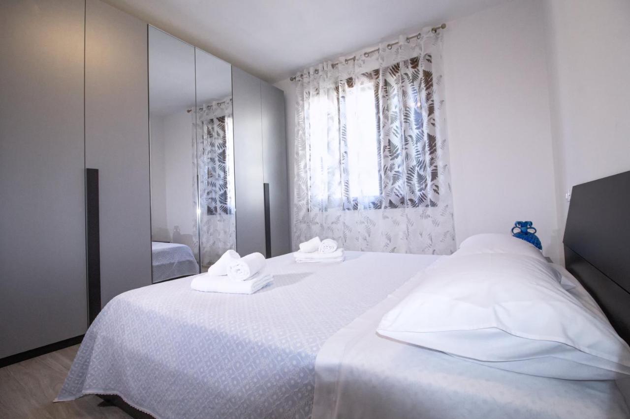 Dd House Family Holiday Apartment Чечина Екстериор снимка
