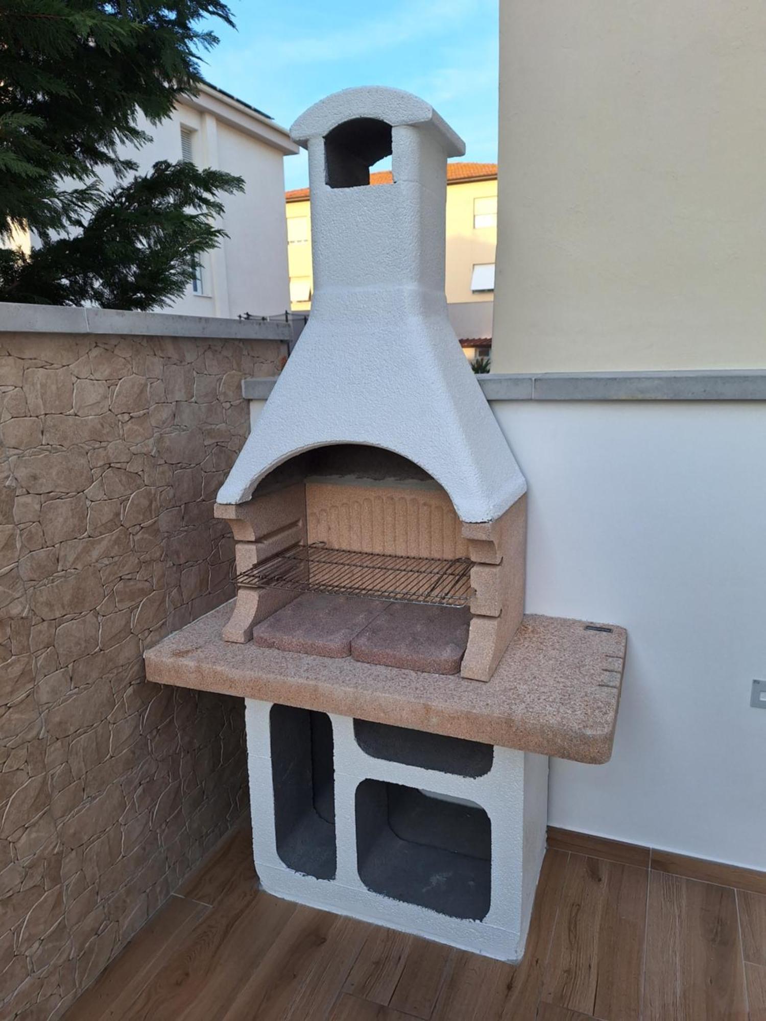 Dd House Family Holiday Apartment Чечина Екстериор снимка